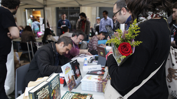 La Rambla in Barcelona, full of book and flower stalls, is the main meeting point, especially on Sant Jordi’s Day, when Catalan language and culture are promoted. | photo: www.barcelona.cat