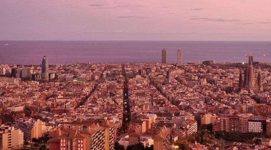 Best Time of the Year to Visit Barcelona - Spanish Trails