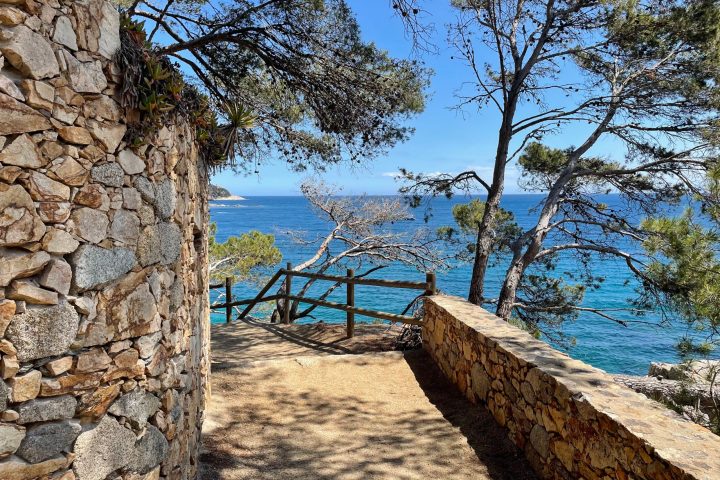 Light hike by the water